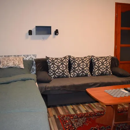 Spacious House In The Outskirts Of * בודפשט