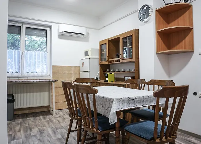 דירה Spacious House In The Outskirts Of *