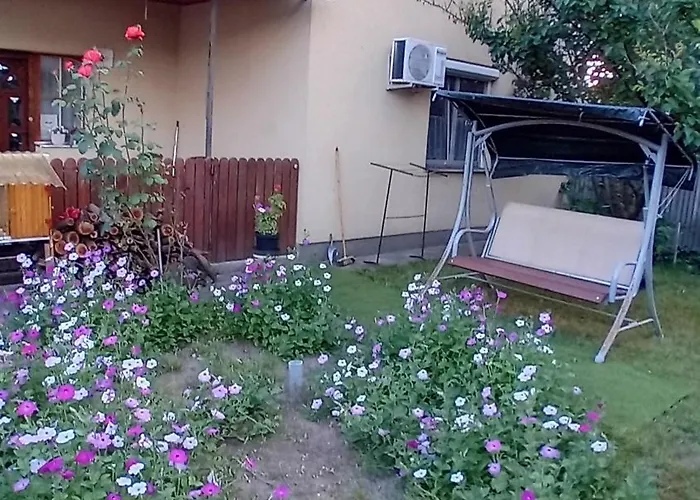 Spacious House In The Outskirts Of * Boedapest